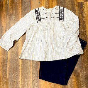 Beautiful Long Sleeve Top 🤍🖤